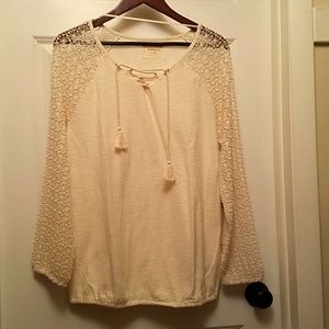 NWT  Ruff Hewn 100% Cotton  Blouse. Beautiful Crocheted Long SLEEVE